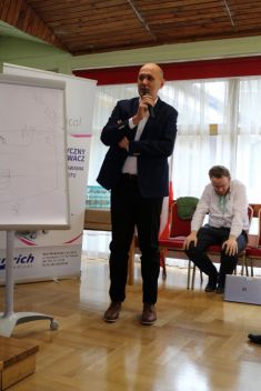  Organizator - dr hab. n. med. Radosaw Pietura