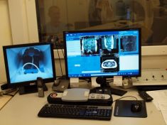  Konsola robocza aparatu MR Optima 360 