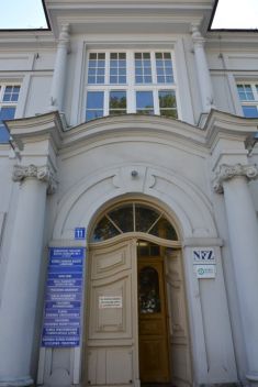  Zakad Radiologii Zabiegowej i Diagnostyki Obrazowej (wejscie od strony ulicy Staszica)