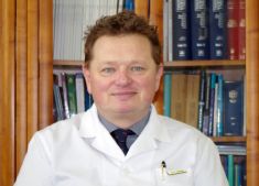 prof. dr hab. n. med. Tomasz Zubilewicz - specjalista chirurgii ogólnej, specjalista chirurgii naczyniowej, specjalista angiolog, Kierownik Kliniki